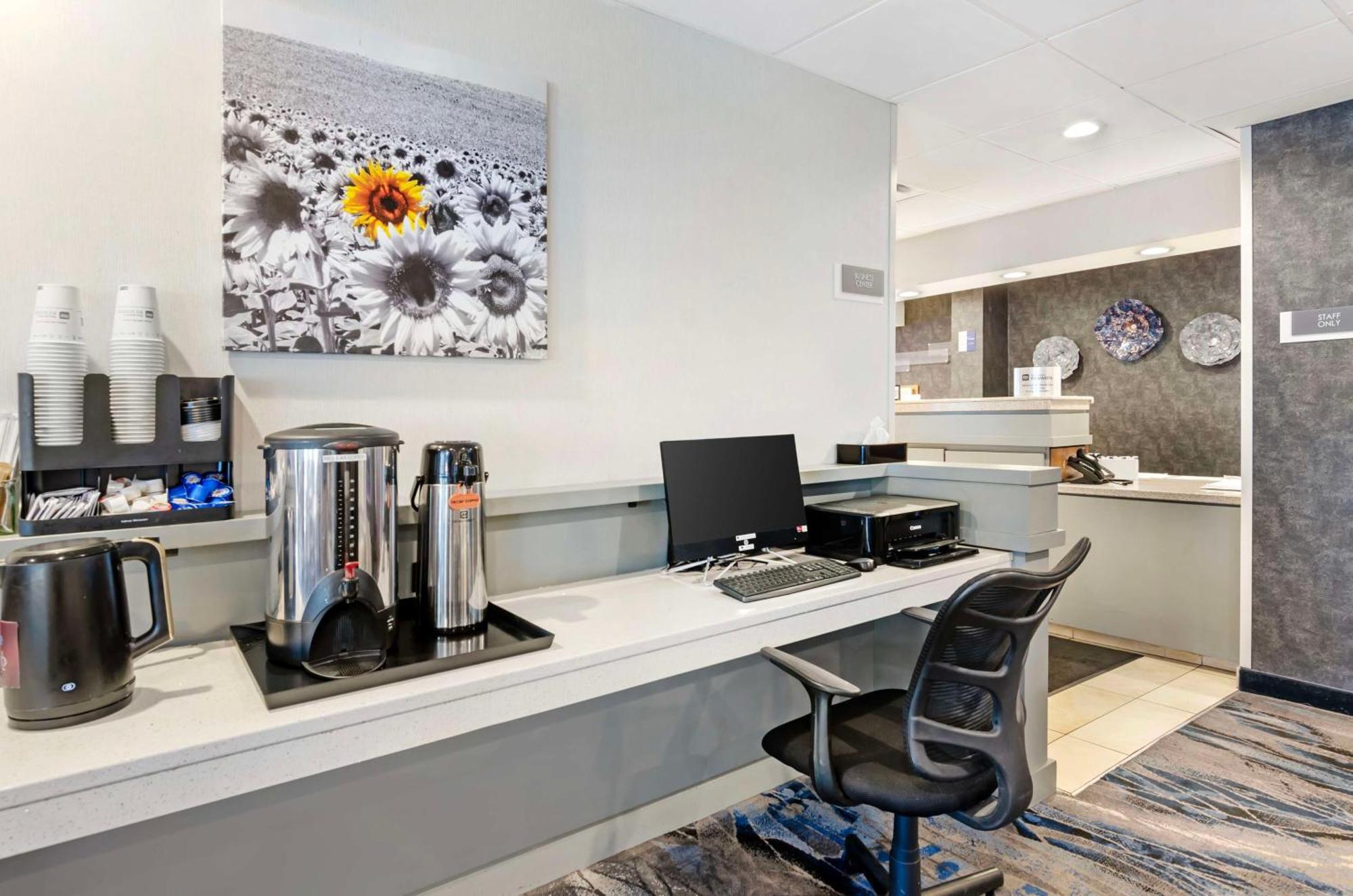 Best Western Plus Beckley Inn Ngoại thất bức ảnh
